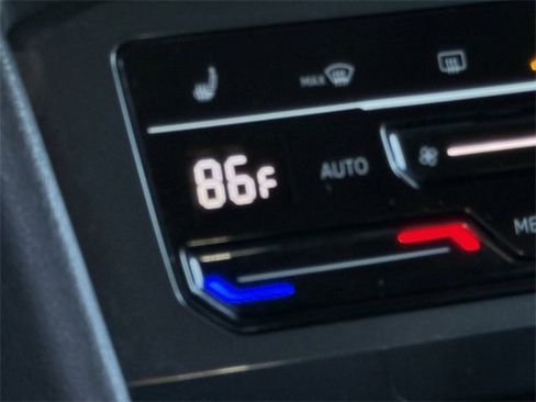 Certified 2023 Volkswagen Tiguan SE R-Line image 19