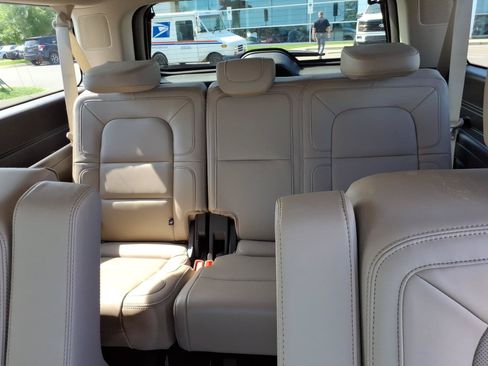 Used 2024 Lincoln Navigator L Reserve AWD/4WD image 15
