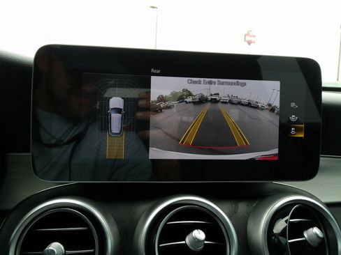 Used 2022 Mercedes-Benz GLC 300 4MATIC image 33