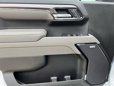 Used 2025 Chevrolet Silverado 1500 ZR2 w/ Technology Package image 14