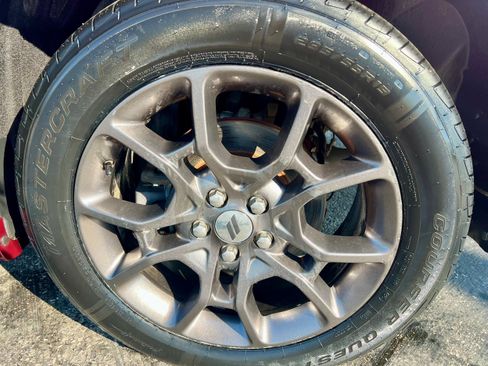 Used 2018 Dodge Charger GT AWD/4WD image 9