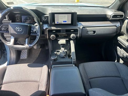Certified 2025 Toyota 4Runner SR5 AWD/4WD image 12