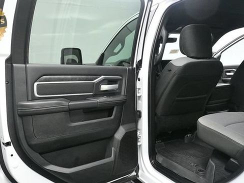 Used 2024 RAM 2500 Big Horn AWD/4WD image 21