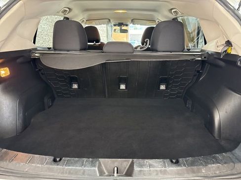 Used 2020 Subaru Crosstrek 2.0i Premium image 11