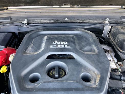 Used 2019 Jeep Wrangler Unlimited Sport S AWD/4WD image 31