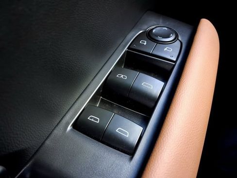 Used 2026 GMC Canyon AT4 w/ AT4 Premium Package AWD/4WD image 9