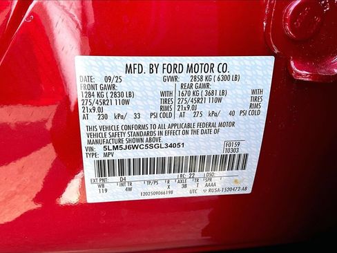 Used 2025 Lincoln Aviator 2WD w/ Jet Appearance Package image 21