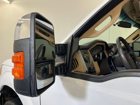 Used 2016 Ford F250 Lariat w/ Chrome Package image 5