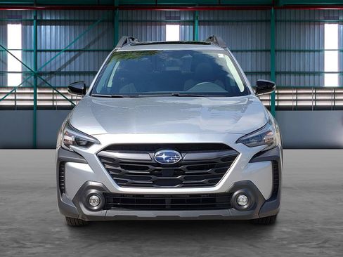 Used 2025 Subaru Outback Premium AWD/4WD image 7