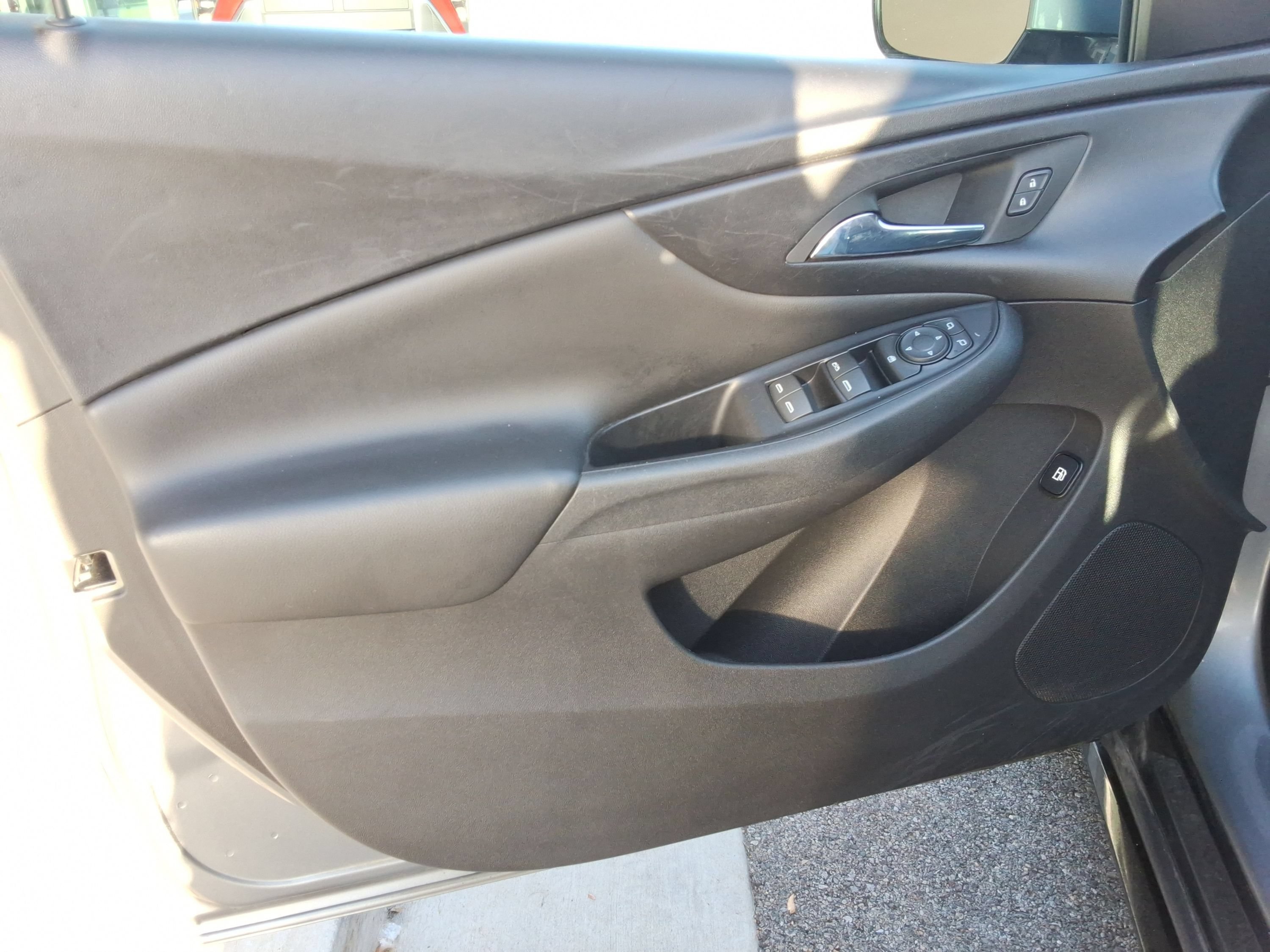 Used 2018 Chevrolet Volt LT FWD image 34