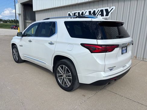 Used 2023 Chevrolet Traverse High Country FWD image 6