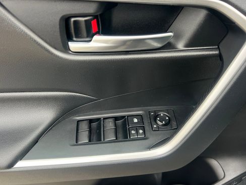 Certified 2021 Toyota RAV4 XLE image 8