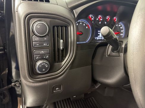 Used 2020 Chevrolet Silverado 1500 Custom w/ Custom Value Package AWD/4WD image 14