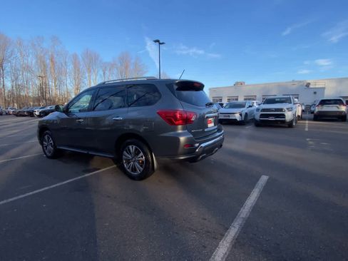 Used 2018 Nissan Pathfinder S image 11