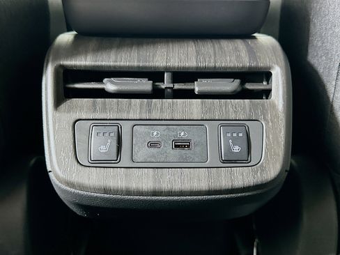 Used 2023 Nissan Ariya FWD image 27