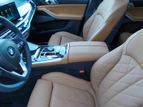 Used 2025 BMW X5 xDrive40i image 11