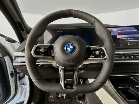 New 2026 BMW i7 xDrive60 w/ Premium Package image 11