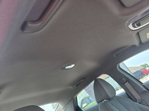 Used 2024 Hyundai Elantra SEL FWD image 32