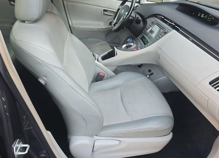 Used 2014 Toyota Prius Four FWD image 7