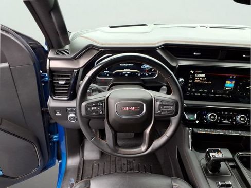 Used 2023 GMC Sierra 1500 AT4 w/ Technology Package AWD/4WD image 14