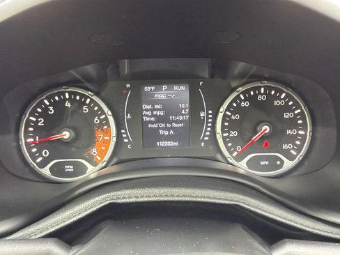 Used 2018 Jeep Renegade Latitude w/ Popular Equipment Group AWD/4WD image 16