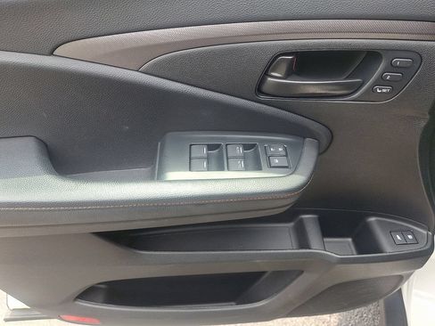 Used 2022 Honda Pilot TrailSport image 13