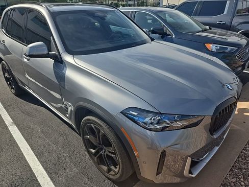 Used 2024 BMW X5 xDrive40i w/ Premium Package image 3