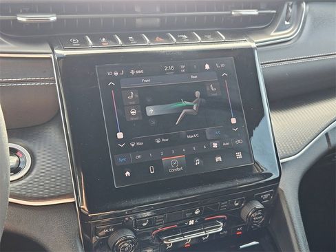 Certified 2024 Jeep Grand Cherokee L Laredo image 22