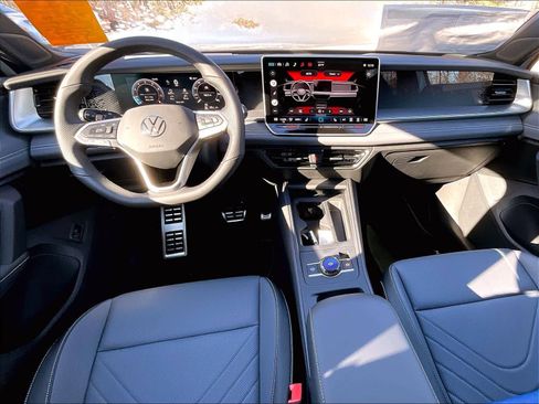 New 2026 Volkswagen Tiguan SE R-Line image 12