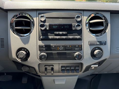 Used 2014 Ford F450 XLT w/ XLT Interior Package AWD/4WD image 23