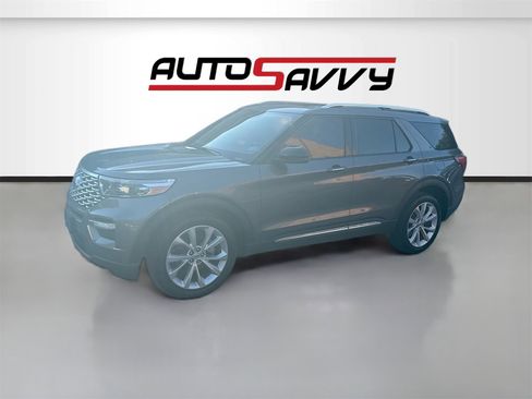 Used 2023 Ford Explorer Platinum w/ Technology Package image 3