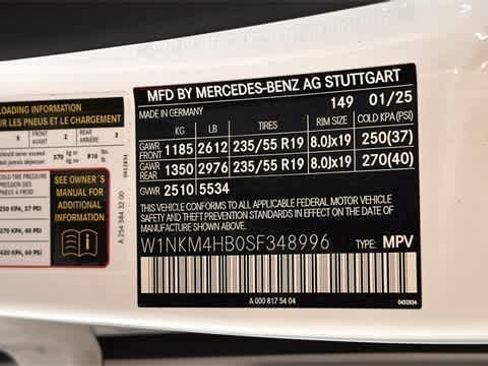 Used 2025 Mercedes-Benz GLC 300 4MATIC image 17