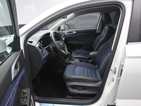 Used 2026 Volkswagen Taos SEL image 9