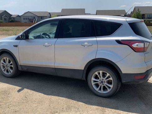 Used 2017 Ford Escape SE image 6