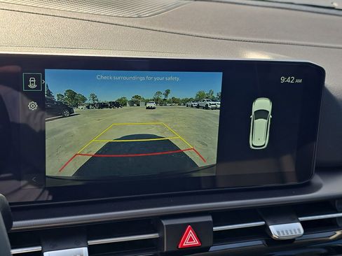 New 2026 Kia Sportage EX FWD image 25