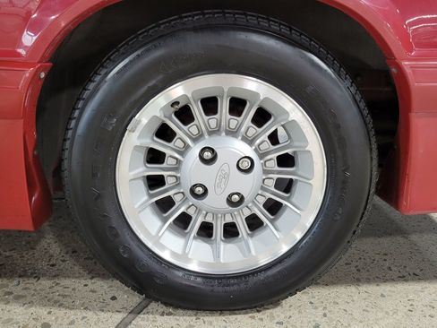 Used 1989 Ford Mustang GT RWD image 5