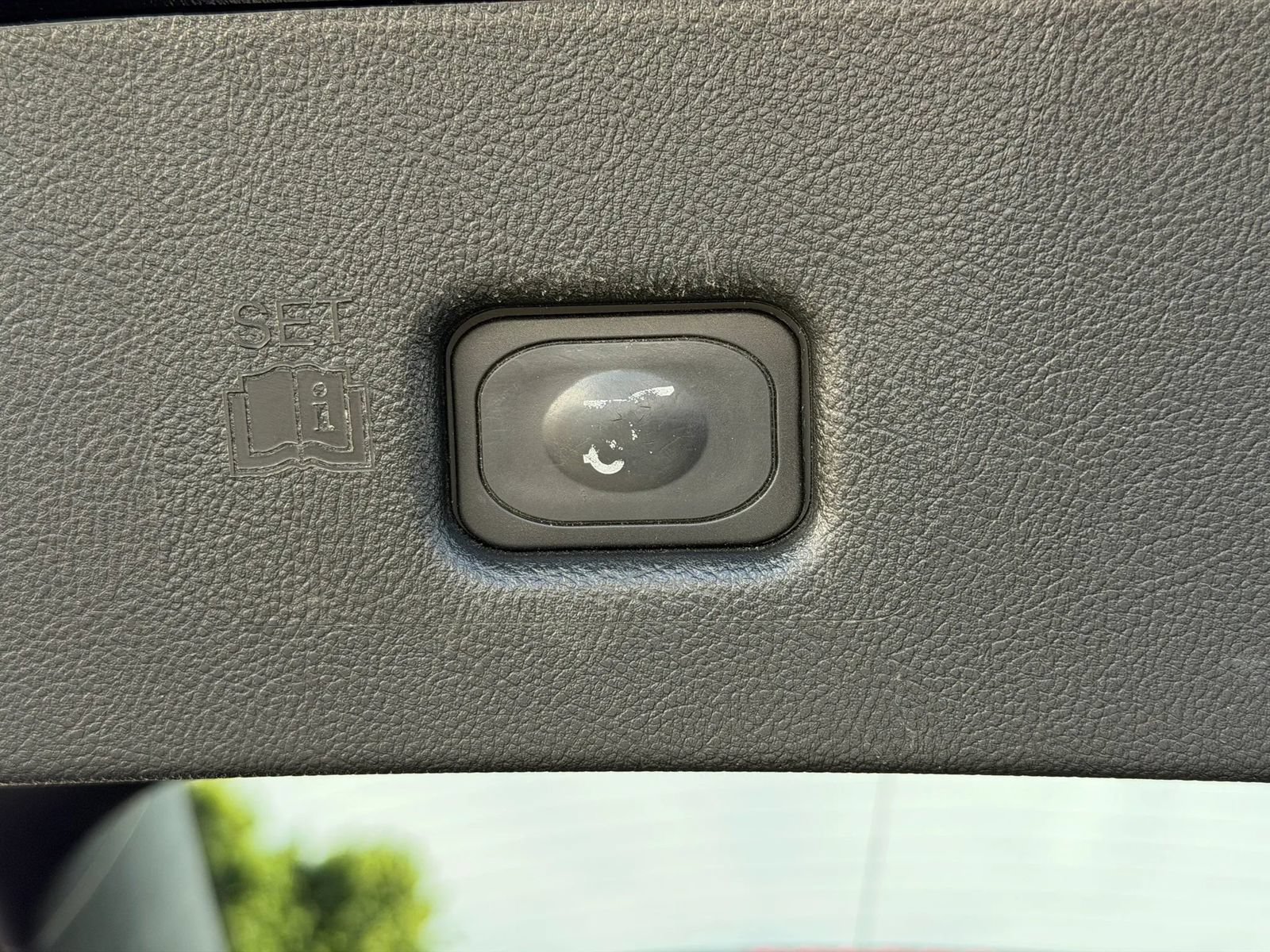 Used 2016 Lincoln MKX Select FWD image 18