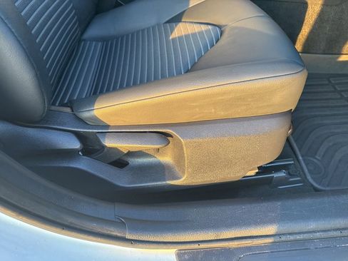 Used 2024 Toyota Camry SE image 30