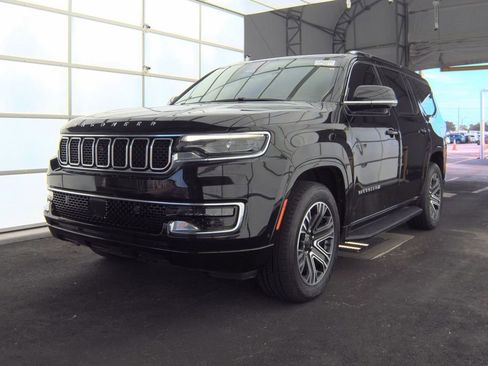 Used 2023 Jeep Wagoneer 2WD w/ Premium Group I image 5
