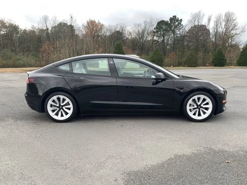 Used 2021 Tesla Model 3 Standard Range Plus image 8