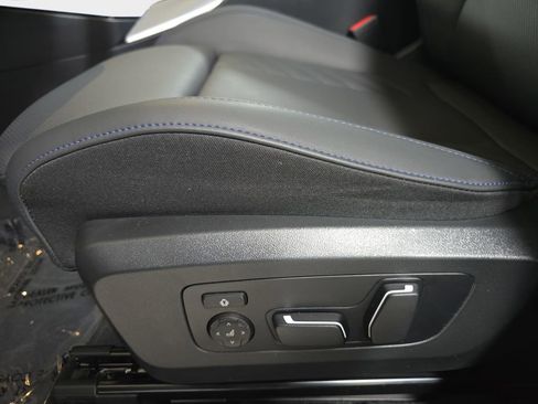 Used 2025 BMW X3 xDrive30i w/ Premium Package image 28