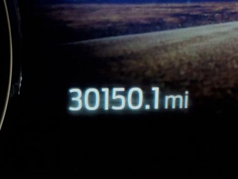 Used 2023 Ford Explorer XLT image 14