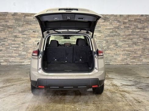 Certified 2025 Nissan Rogue SV image 7