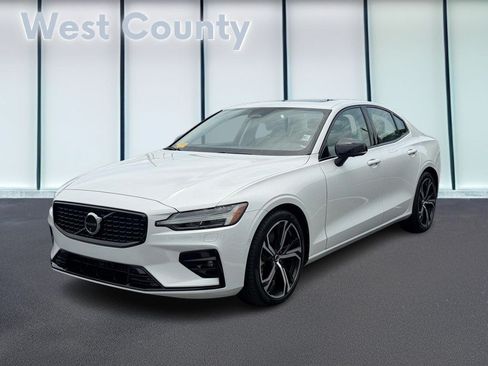 Certified 2025 Volvo S60 B5 Plus AWD/4WD image 9