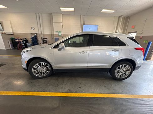 Used 2019 Cadillac XT5 Premium Luxury FWD image 4