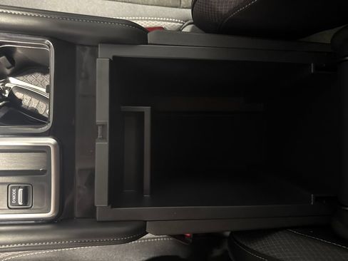 Used 2024 Nissan Pathfinder SV FWD image 22