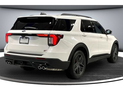 Used 2025 Ford Explorer ST AWD/4WD image 15