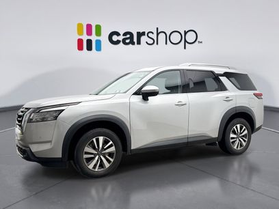 Used 2023 Nissan Pathfinder SL w/ Cargo Package