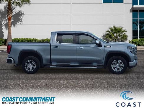 Used 2023 GMC Sierra 1500 SLT AWD/4WD image 5