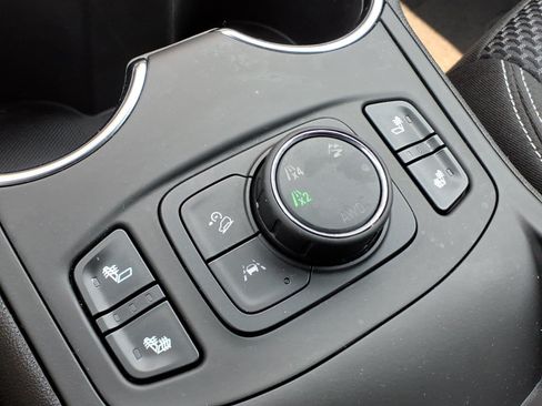 Used 2024 GMC Terrain SLE w/ Driver Convenience Package AWD/4WD image 13